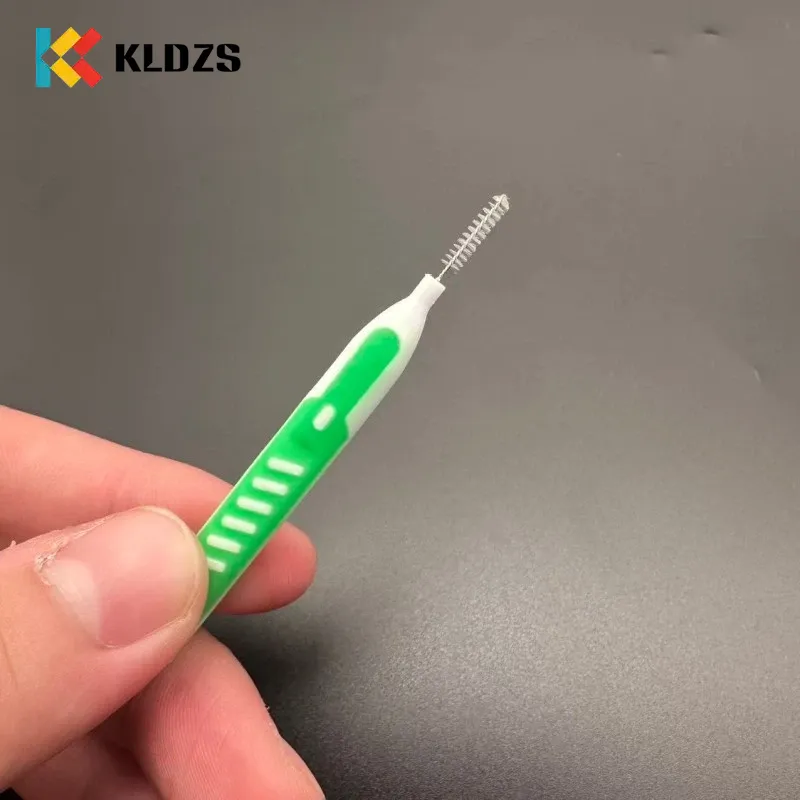 Push-Pull hammasväliharja
